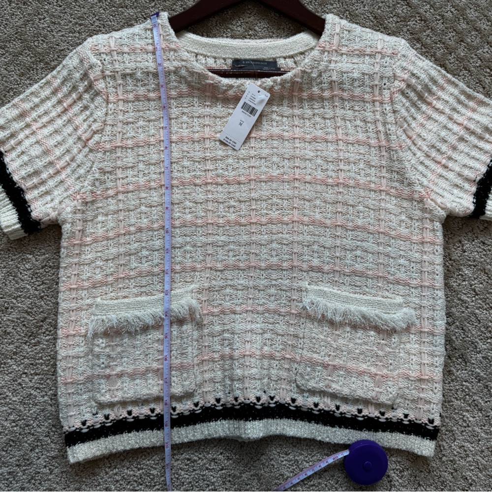 Adorable Anthro Sweater Top - Picture 4 of 4